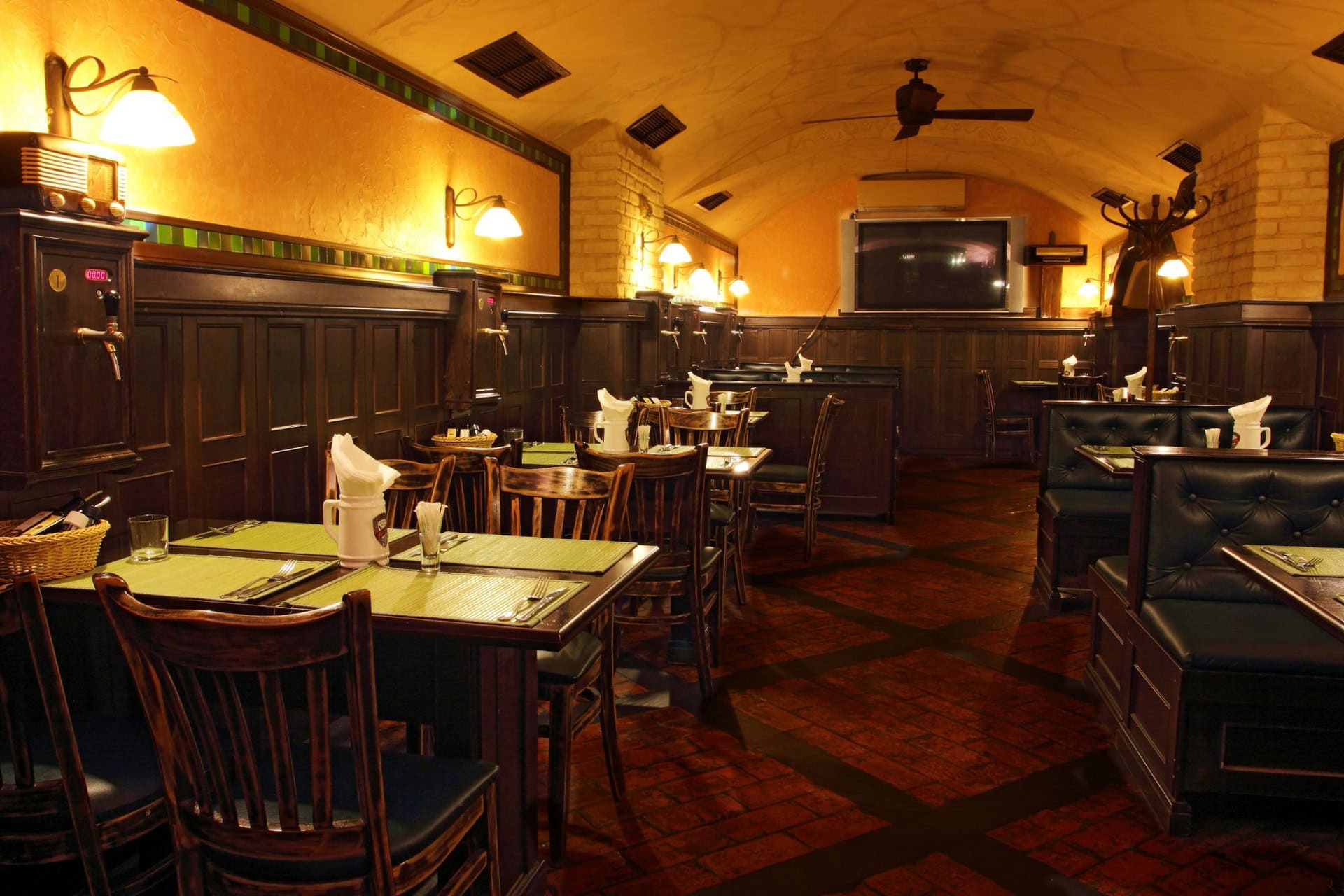 Ale House Център
